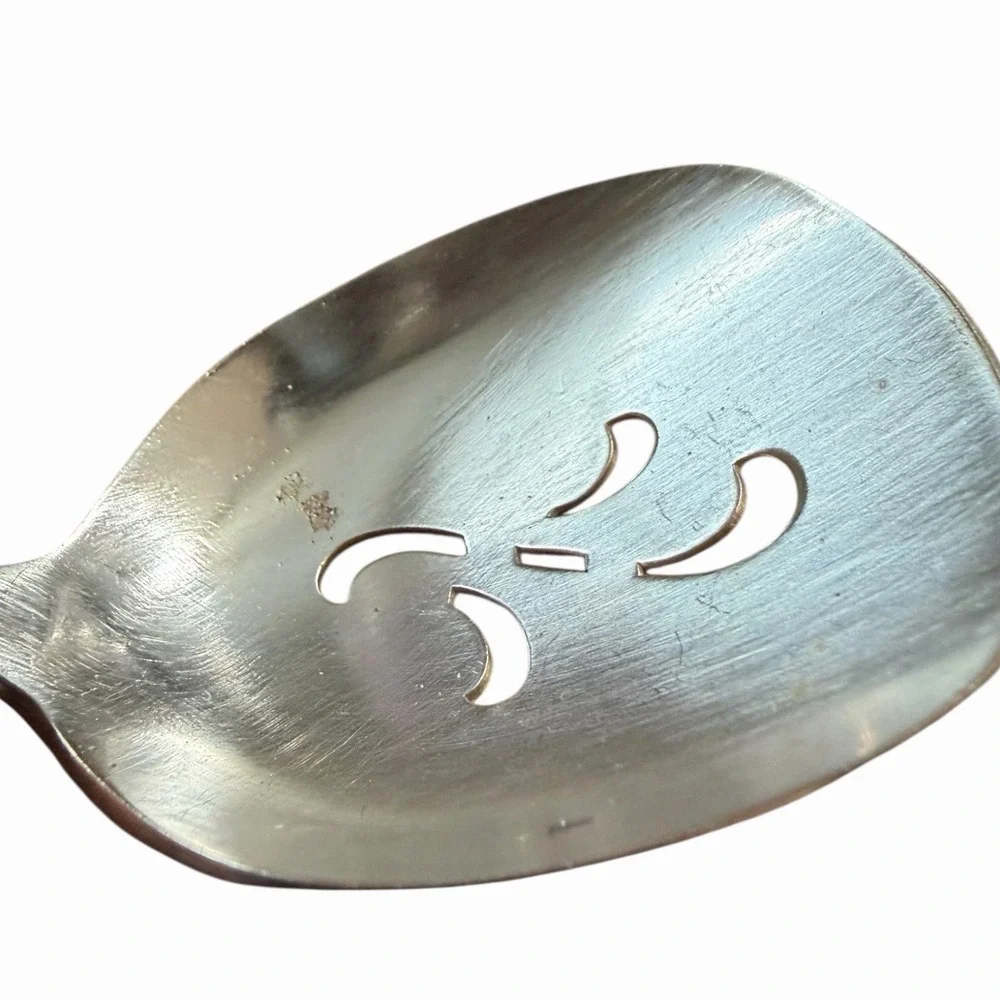 WM Rogers & Son‎ International Silverplate Sea Spray Bon Bon Slotted Spoon